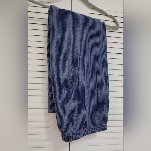 The Zig Zag Stripe Abby Hoodie and matching ribbed leggings, size XL, navy blue. - Picture 3 of 4